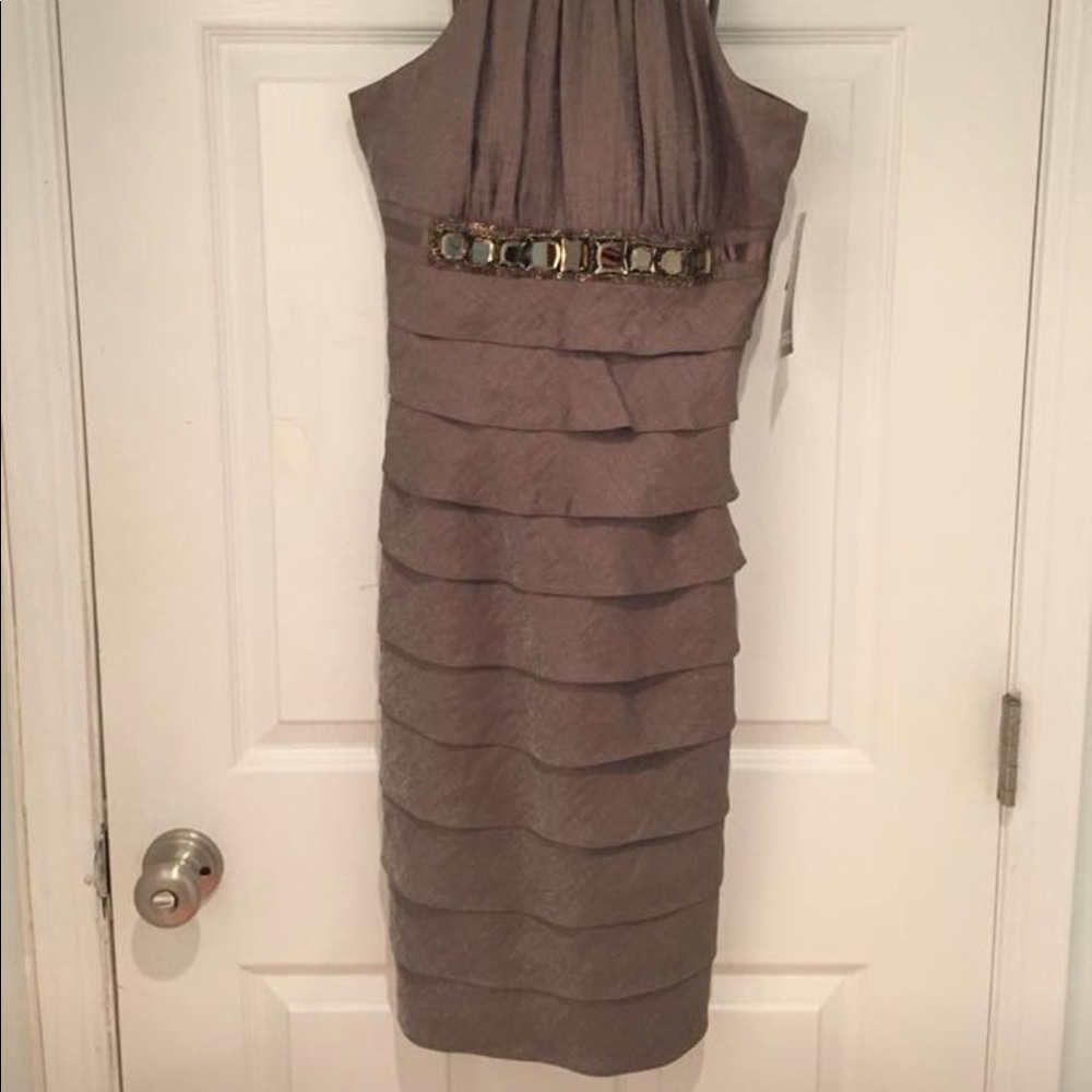 NWT size 6 tiered halter cocktail dress